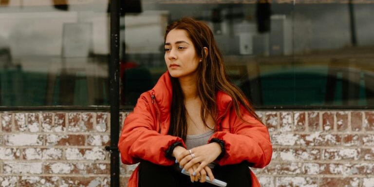 woman hurt by emotionally not available partner