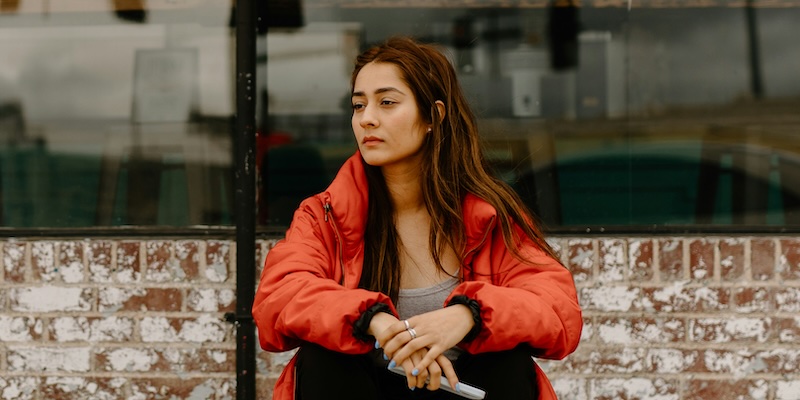 woman hurt by emotionally not available partner